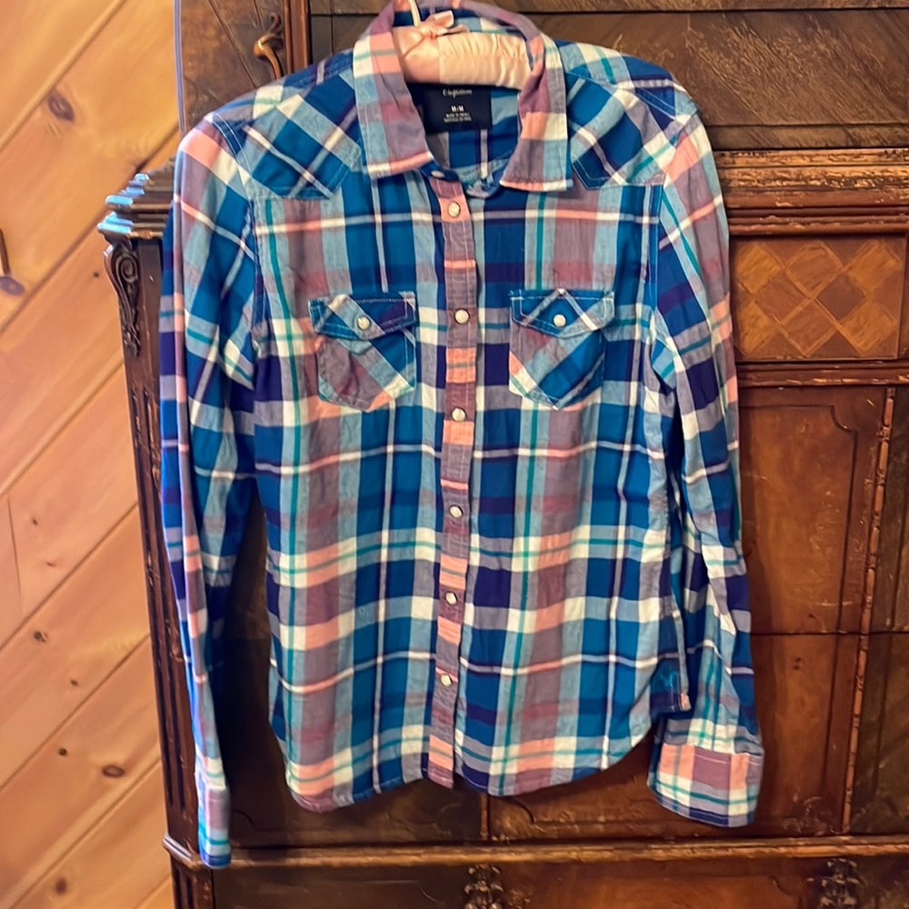 American Eagle outfitters long sleeve plaid button down, slim, fit size medium